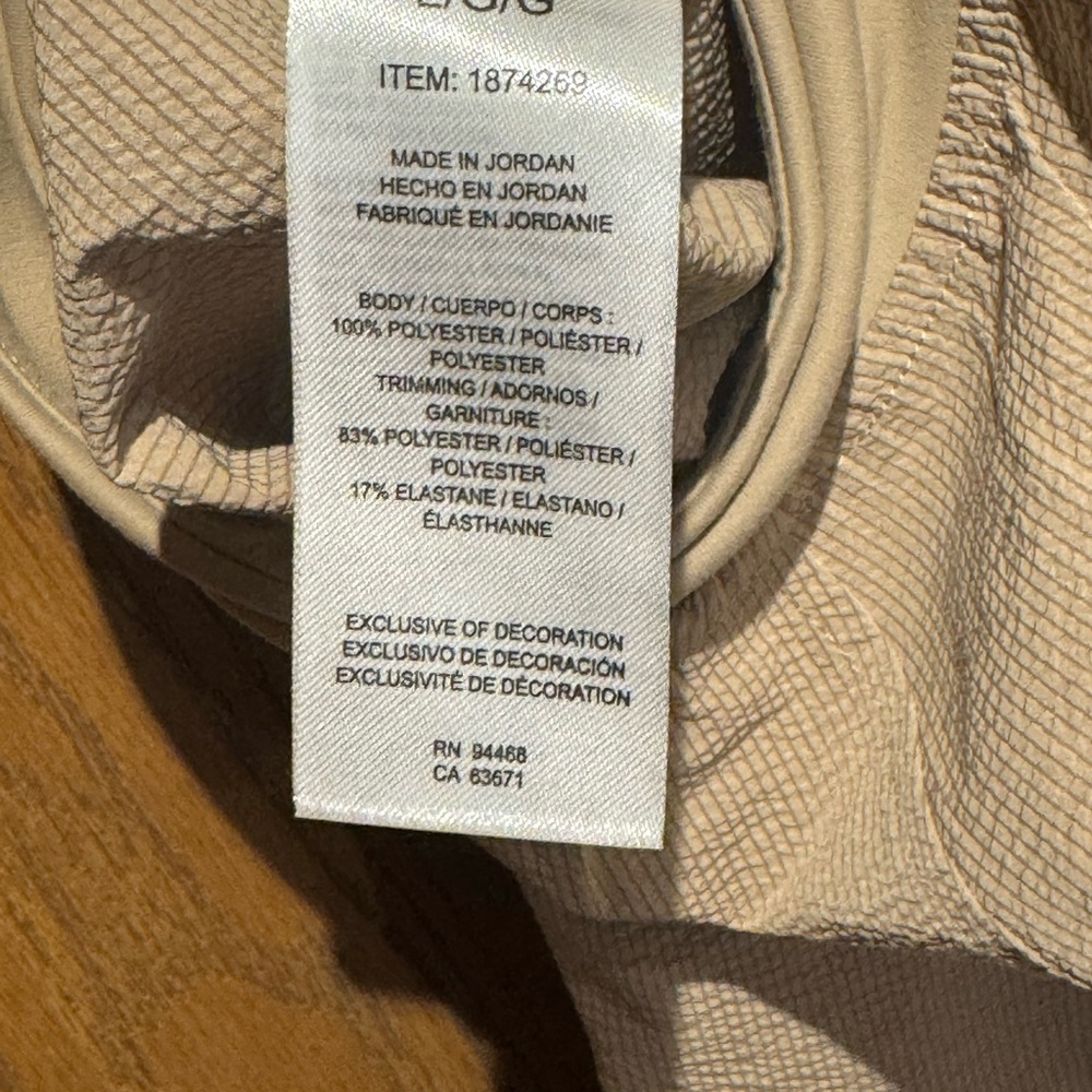 Sage Collective Women's Capri Zip Cargo Pockets Pants in tan. Size Large - Picture 8 of 11